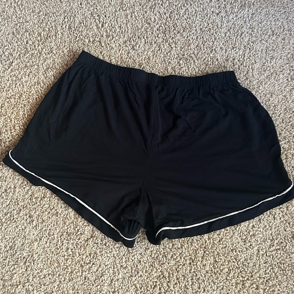 Soma COOL NIGHTS
Solid Piped Pajama Shorts - Picture 5 of 5